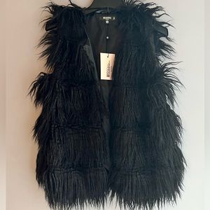NWT| Missguided| Mongolian Bubble Gilet|Size 2

34